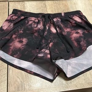 i’m selling these shorts for 10 dollars